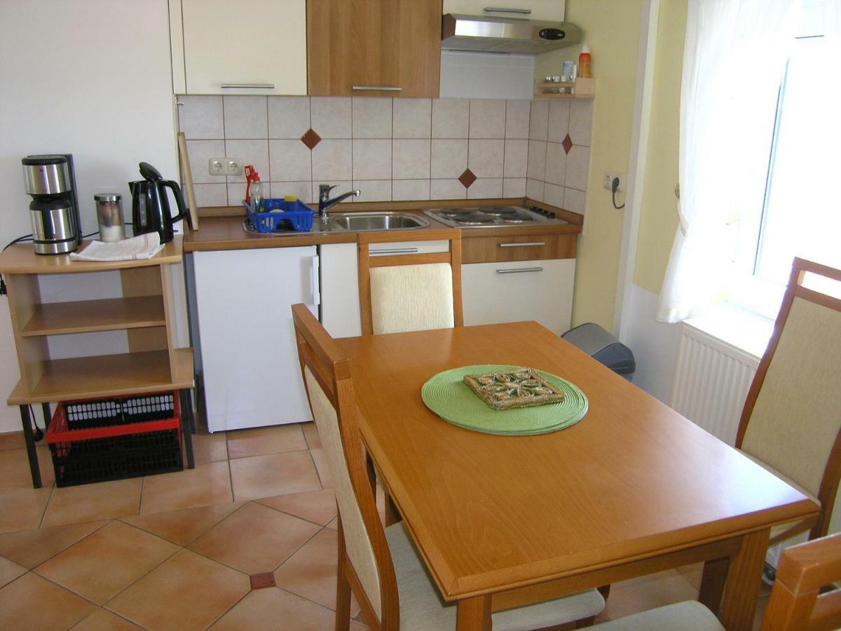 Apartments Kristina Krk Town Exterior photo